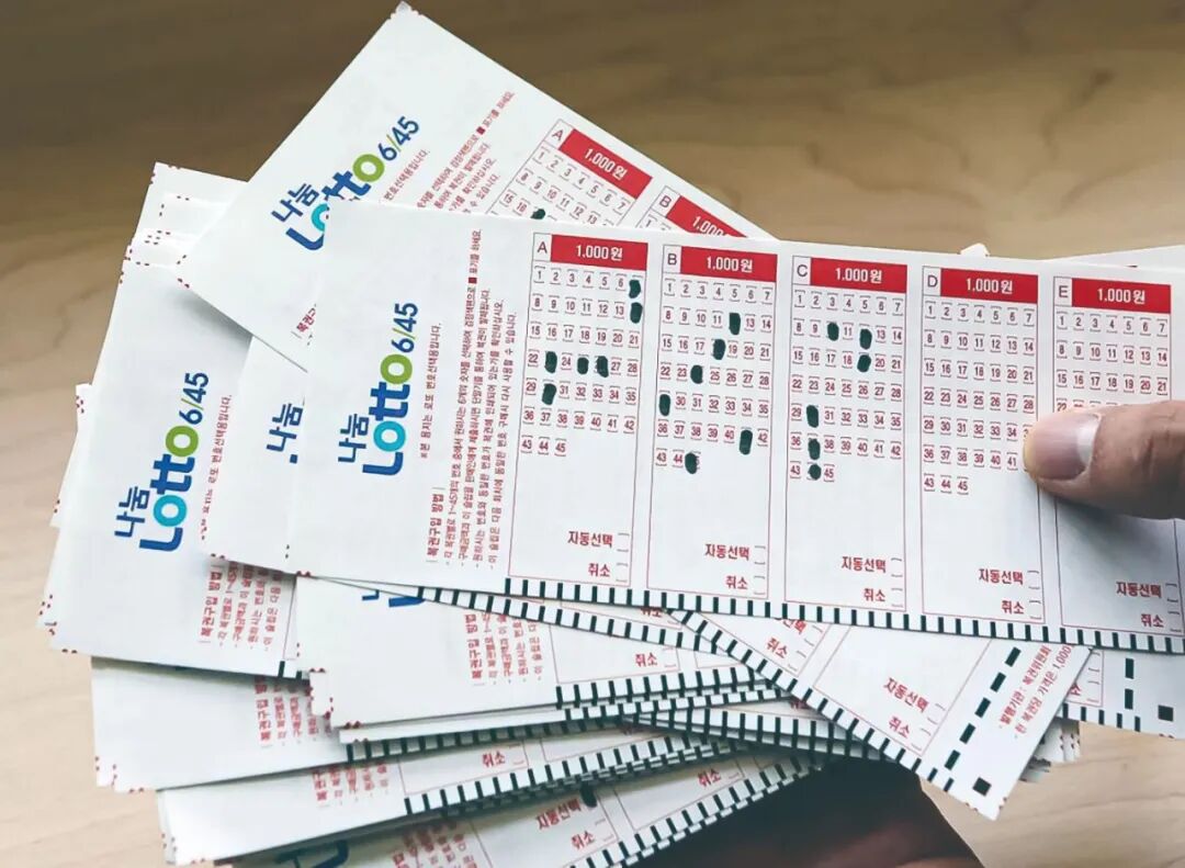 不下馆子的年轻人，正在沉迷买彩票