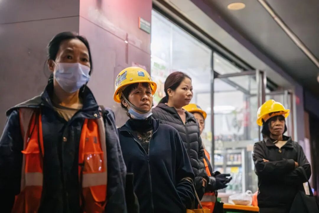 临时工真相,"那些车里的有钱人,现金未必有你多"