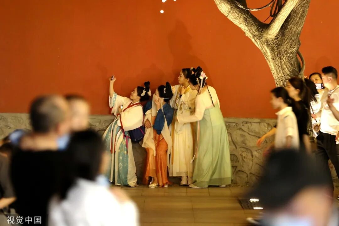 敦煌公主，排满沙漠