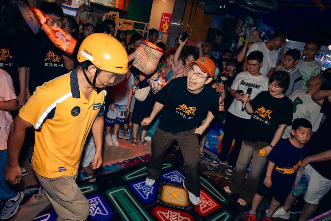 大鹏，够拼命的