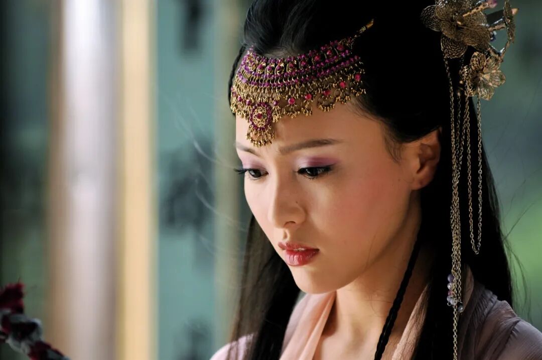 明星挤进配音圈,观众崩溃了