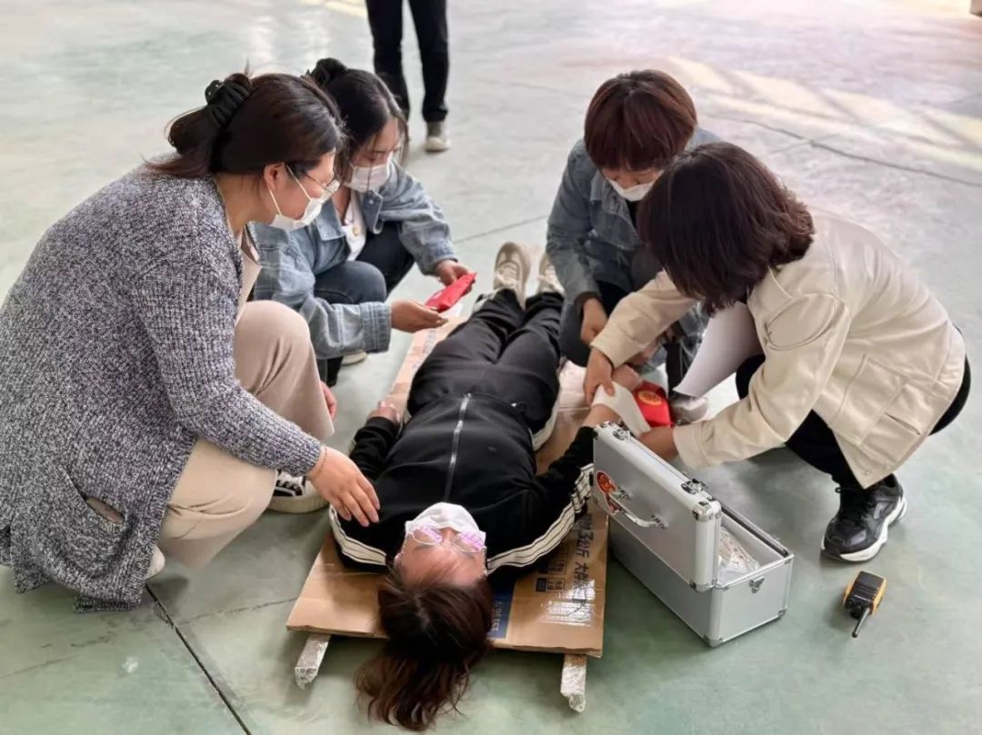 伤员救治.jpg