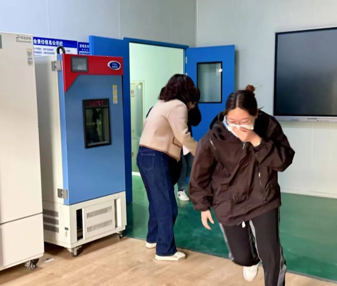 疏散人员照片.jpg