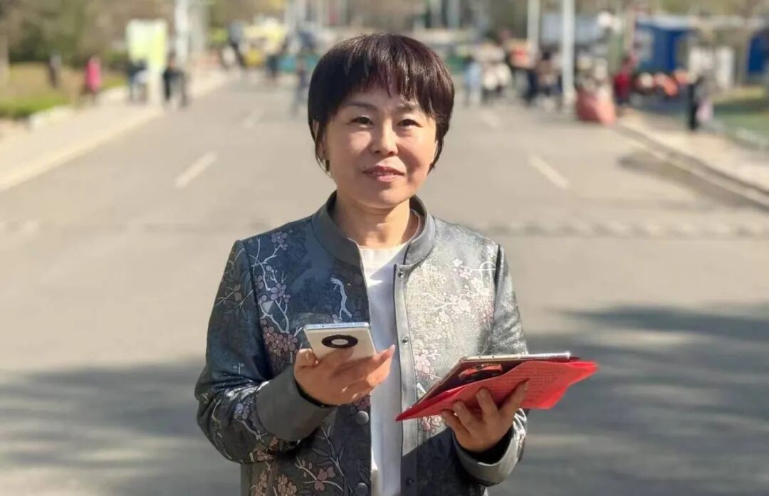 李文静讲话特写2.jpg