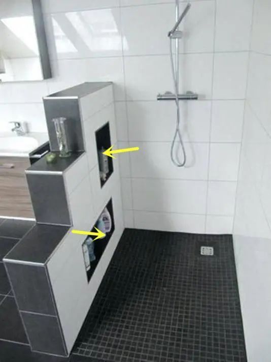 廁所隔絕不要千篇一律，做成階梯式掏個壁龕，實用性多10倍！ 家居 第4張