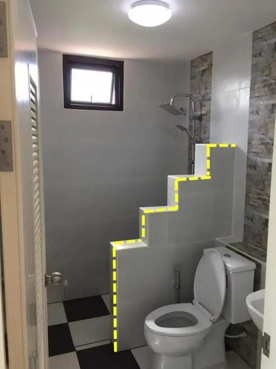 廁所隔絕不要千篇一律，做成階梯式掏個壁龕，實用性多10倍！ 家居 第1張
