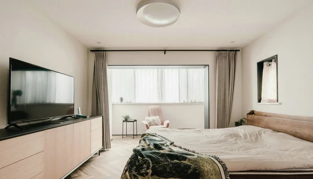 宽敞通透、合理动线、超强收纳：这个235m²原木复式楼，太浪漫了！