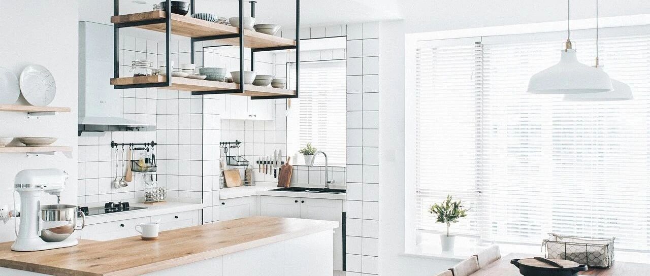 太会生活了！他家一人居的白色原木风，满满都是幸福感