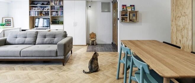 沙发不靠墙就能多间房，家里房子这样改，83㎡越住越宽敞