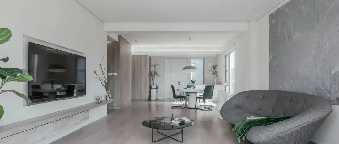 150m²别样烟火气：奶白+原木，我懂了最简单的显大秘籍！