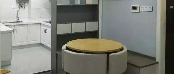 小姑为买学区房，花光积蓄买了精装房，结果看到房子大叫被骗惨