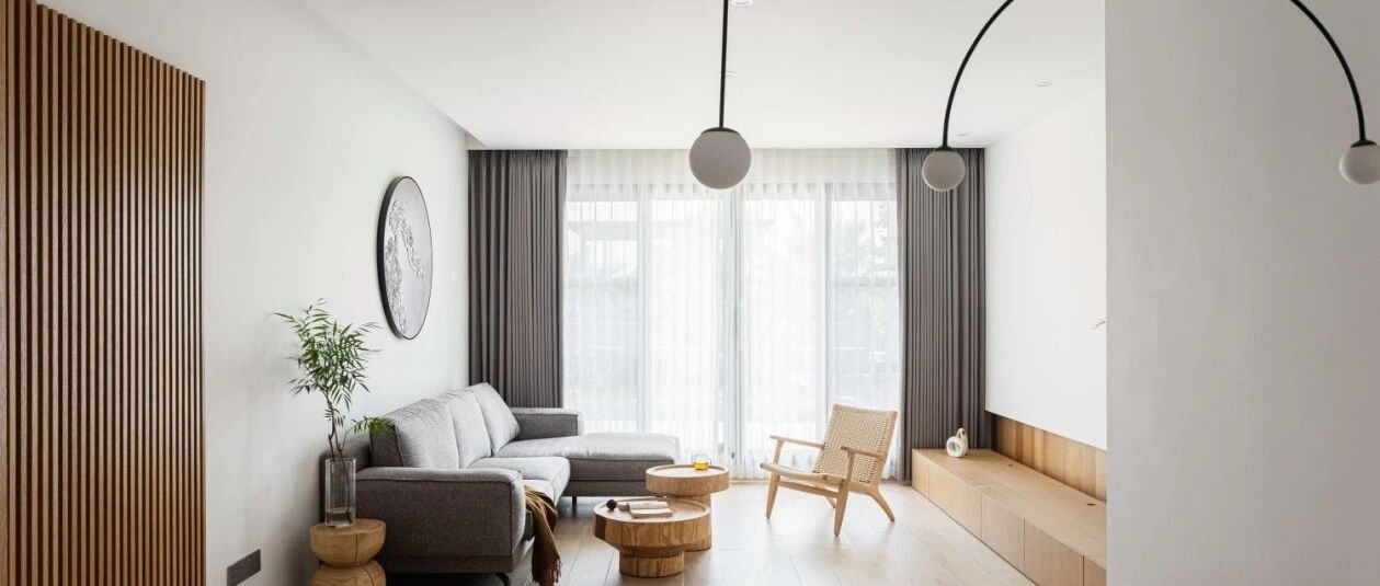 纯白+原木色，走进他家的一人居，瞬间被高级的禅意折服了！