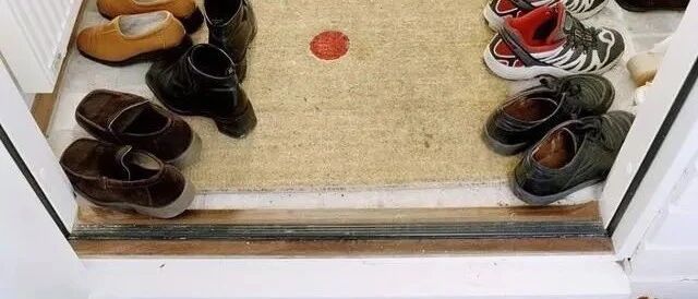 日本玄关放100双鞋子都不会臭？一个设计细节，从此告别汗脚气味