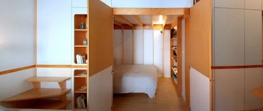 屋主全屋打满柜子，把2间卧室藏在里面，30㎡小屋竟能住4口人