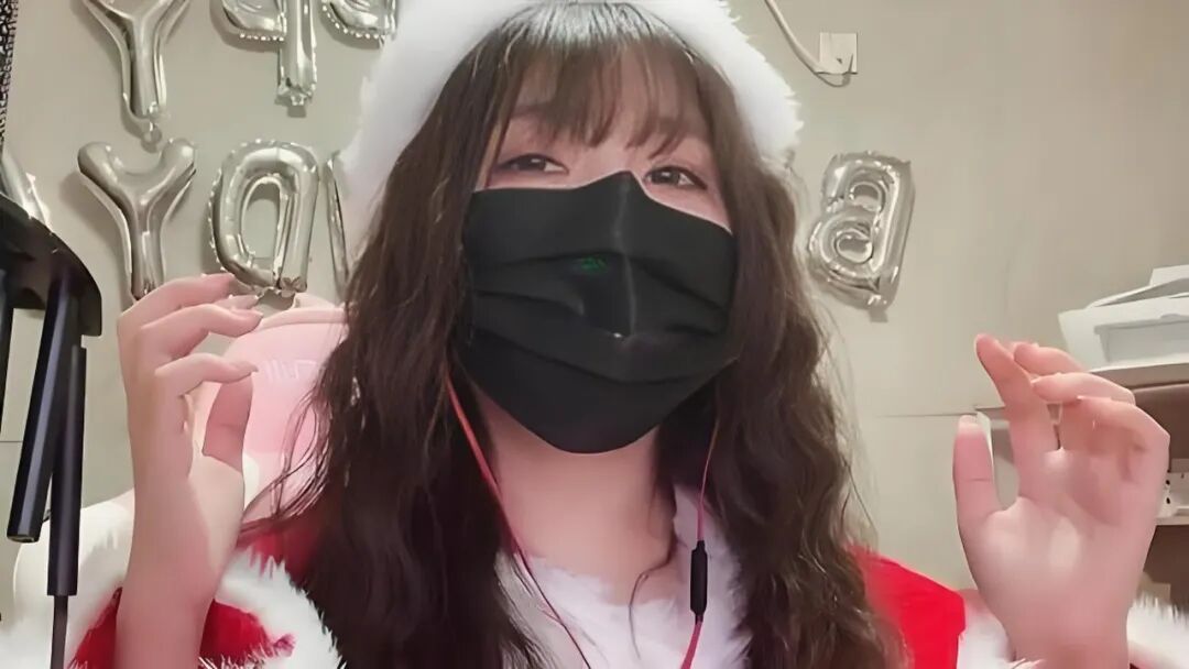 知名游戏女主播一条小团团停播一年后以新身份复播，调侃自称刑满释放，一句话警示所有人！