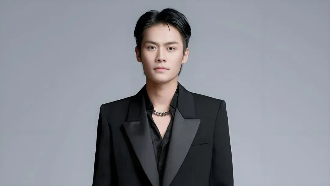 董宇辉618首日带货1.76亿创纪录，小杨哥公司高管大换血，直播带货真的变天了！