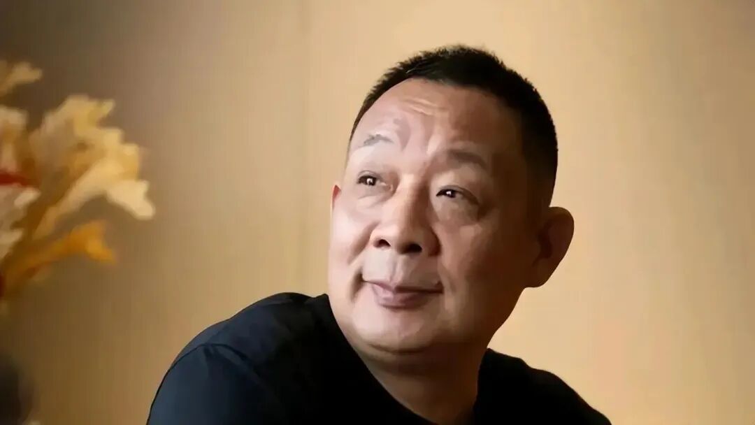 胖东来“红内裤”事件判了！博主“两个小段”要赔40万，柴怼怼此刻肠子都悔青了！