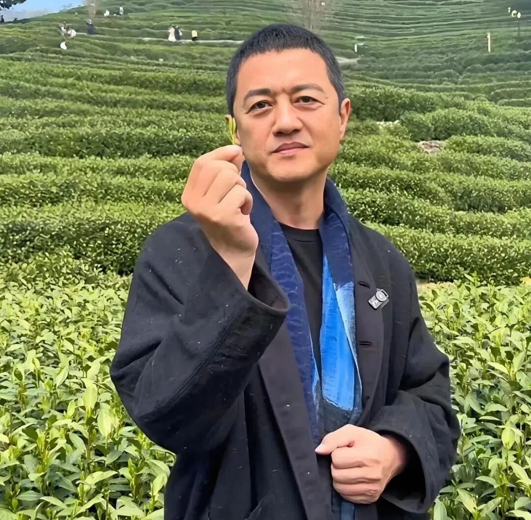 负债4000万，从年租金260万的豪宅搬进普通小区！李亚鹏创业26年，为何项目做一个死一个？