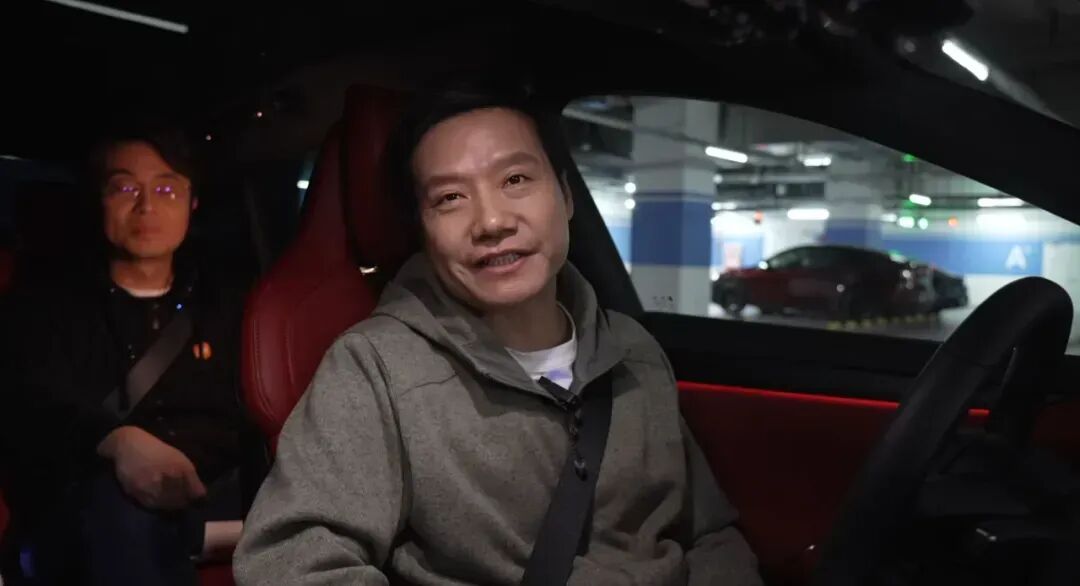 一年涨粉2500万的雷军，用两座小米工厂打脸喷子，成了春节期间的“销冠”！