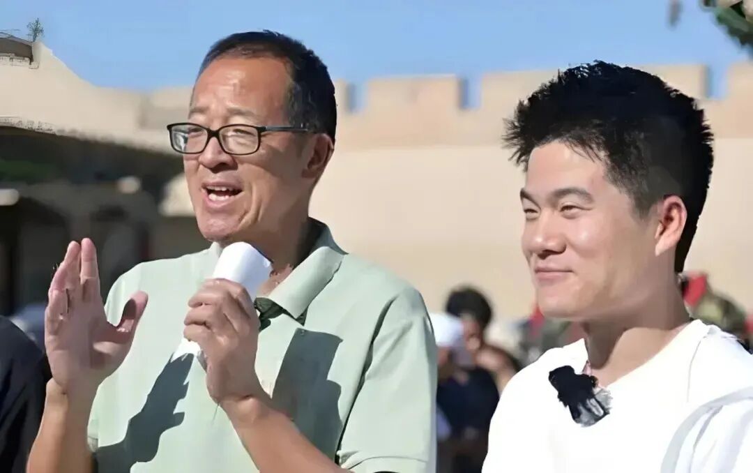 2024年网红主播带货收入排行榜出炉：董宇辉狂赚28亿，小杨哥仍排第四，辛巴成最大赢家！