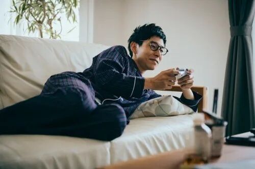 "大叔孩",在最后的温馨里老去