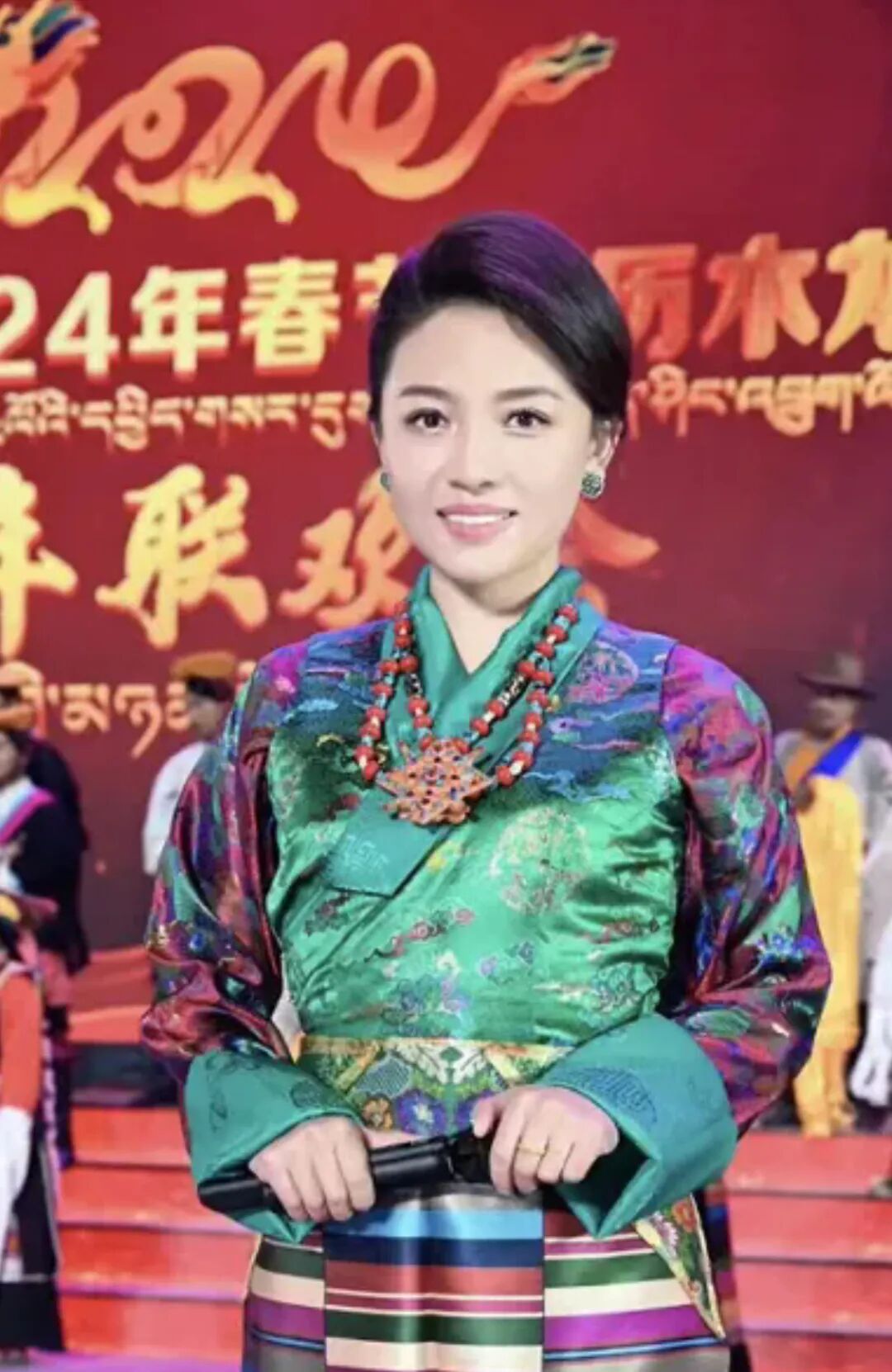 曾荣获首届藏语主持人大赛二等奖暨最佳语言奖;被授予西藏藏医药大学