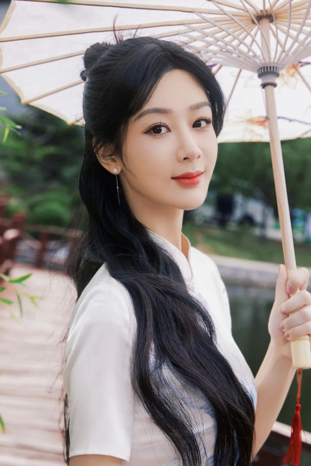 杨紫官宣喜讯,有了新身份!网友:难怪要缺席白玉兰颁奖