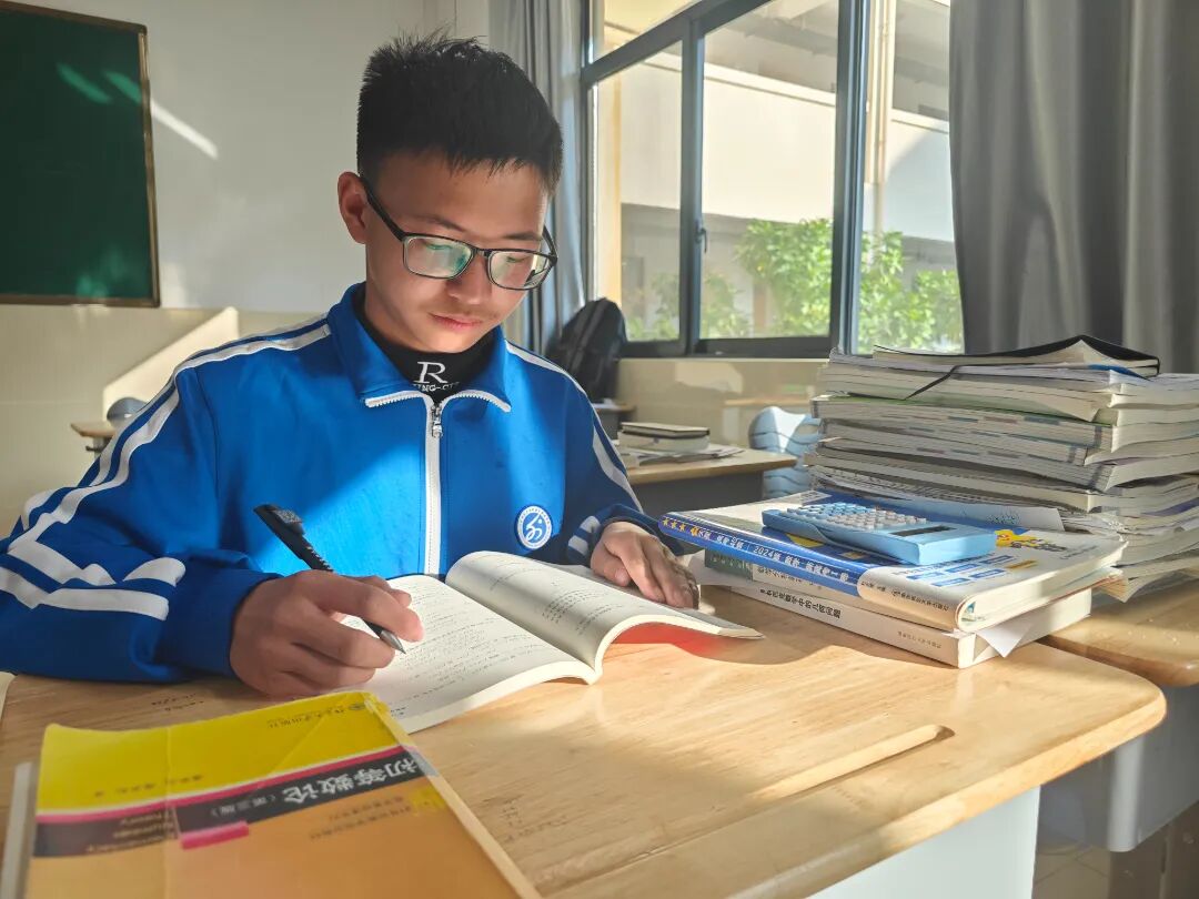 中学生直读硕士16岁南昌少年熊奕涵我也曾考过0分