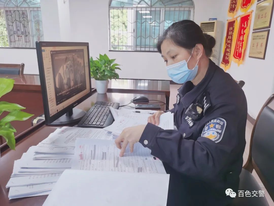 百色公安交警战线上的“铿锵玫瑰” 百色,公安,公安交警,交警,警战