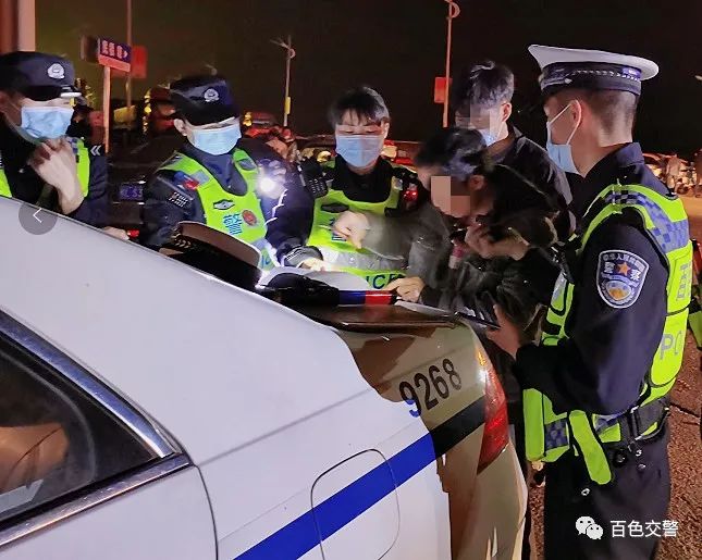 百色公安交警战线上的“铿锵玫瑰” 百色,公安,公安交警,交警,警战