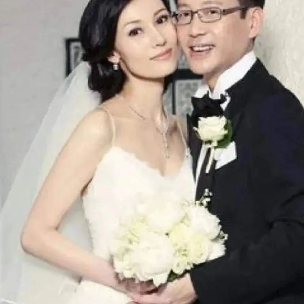 李嘉欣进豪门,许晋亨变了,王晶嘴碎了一句,全场都尴尬了...