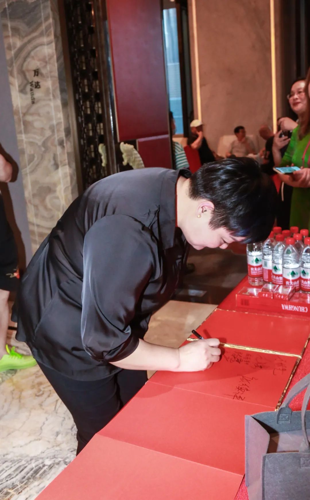 “影视中原，薪火相传”戏剧导师李丹翼收徒成乐轩拜师仪式处暑时节圆满礼成