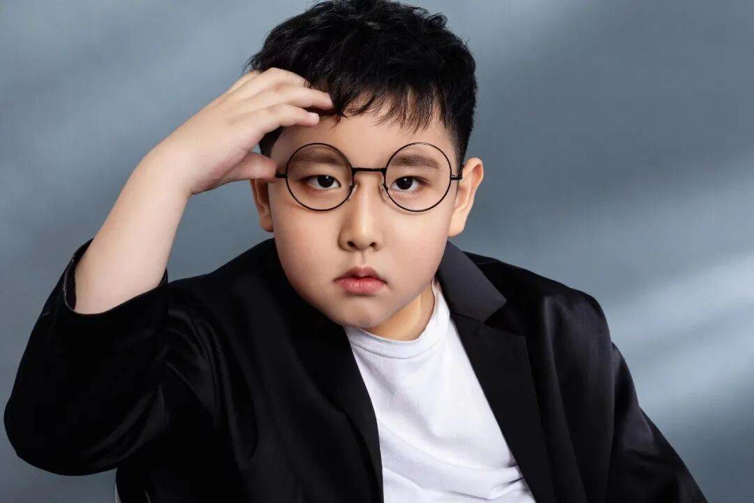 “影视中原，薪火相传”戏剧导师李丹翼收徒成乐轩拜师仪式处暑时节圆满礼成