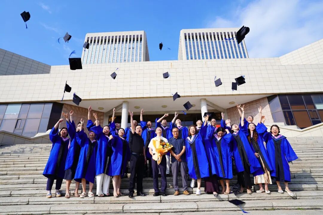 2024年7月6日青岛大学文商管理高级研修班29期班欣逢毕业盛典