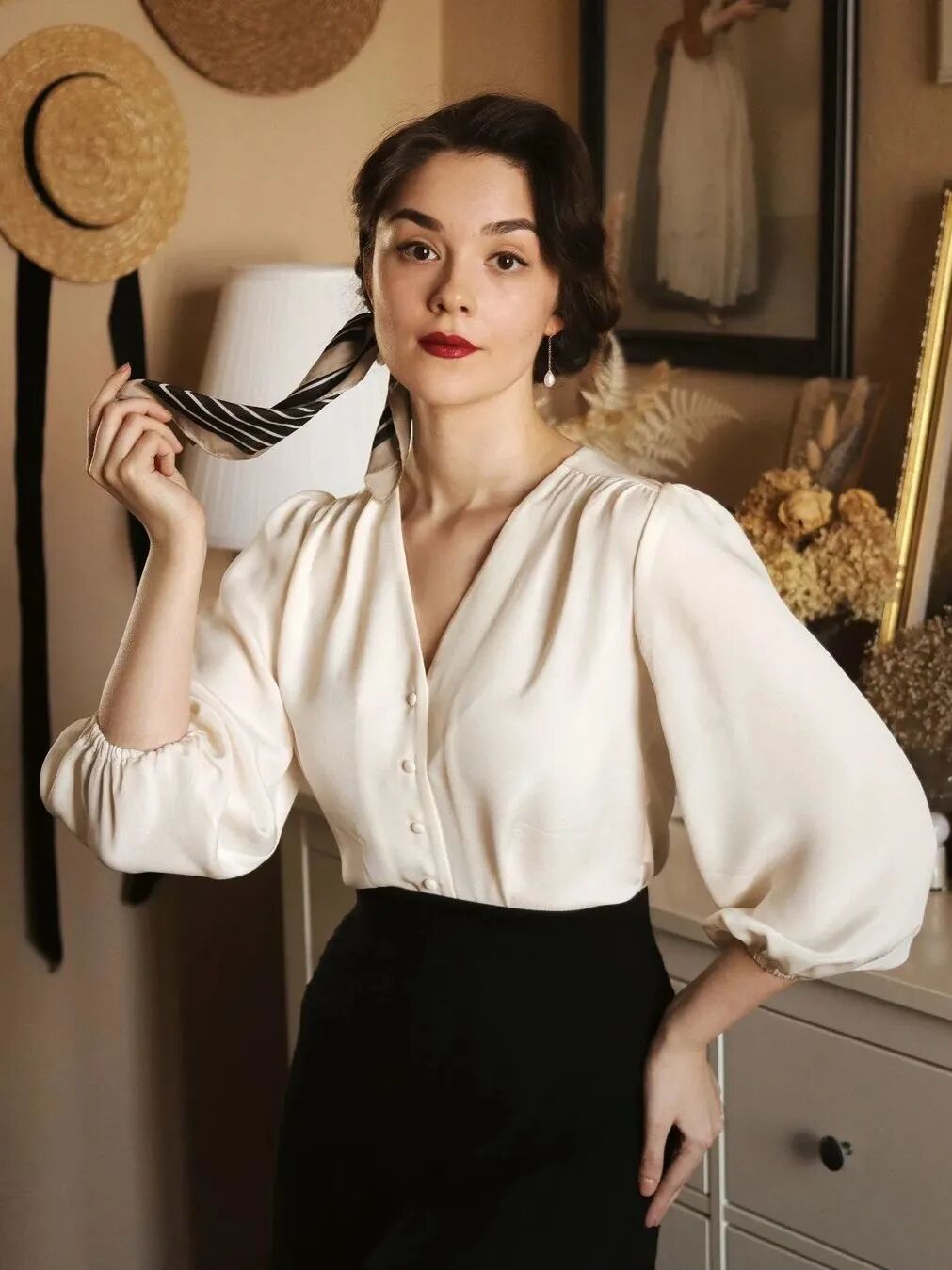 和奥黛丽赫本学优雅穿搭