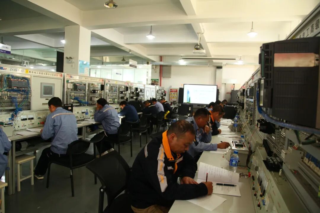 2 技能竞赛现场.jpg