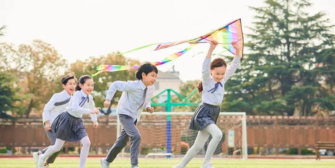 新启翔英语课程体系：英语语音课程、英语综合课程、英语阅读课程