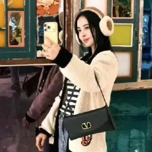 蔡依林上脚!华伦天奴 x Vans 2.0联名系列完整公开,正式发售了!