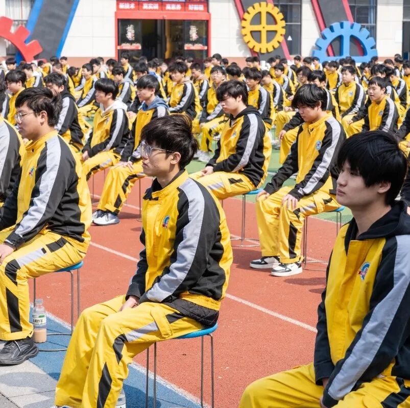 万通汽车学校信诺教育汽车制造产业学院授牌仪式圆满成功