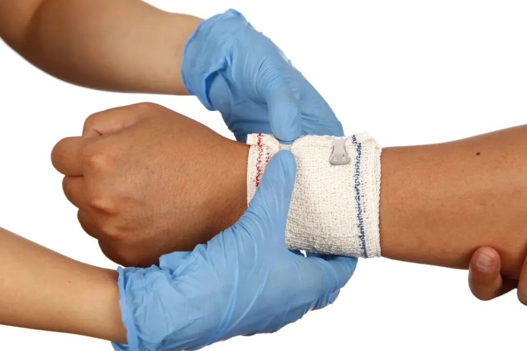 纱布绷带怎么用【健康365】超实用！包扎的正确打开方式，赶紧学起来！_https://www.jmylbn.com_新闻资讯_第26张