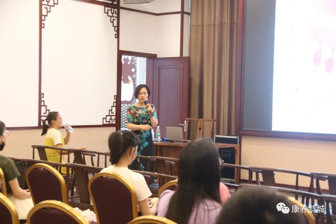 叮！您有一份健康大讲堂的上课邀请，请查收！521 / 作者:论坛小编01 / 帖子ID:274076