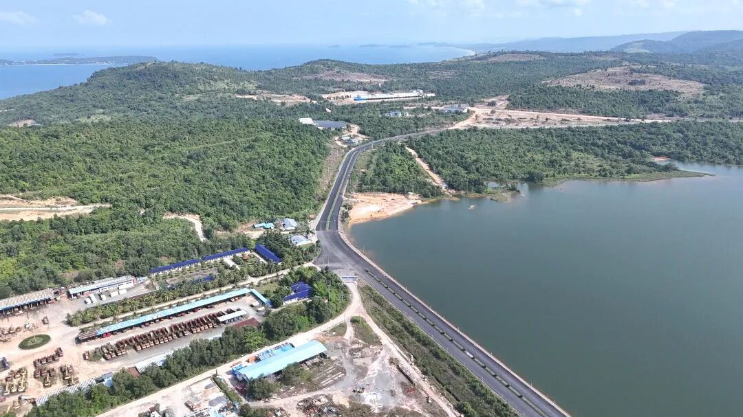 深耕城市运营，滨海城市发展集团2026年上半年七星海道路工程持续推进