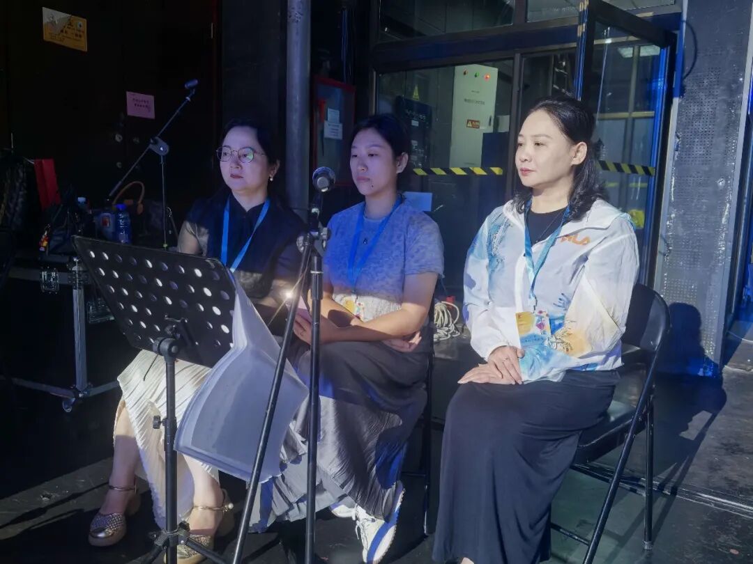幕后的帮声团