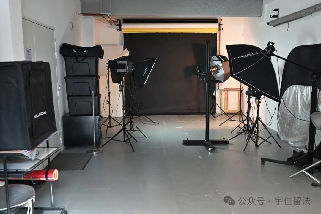 studio_photo-1600x.jpg