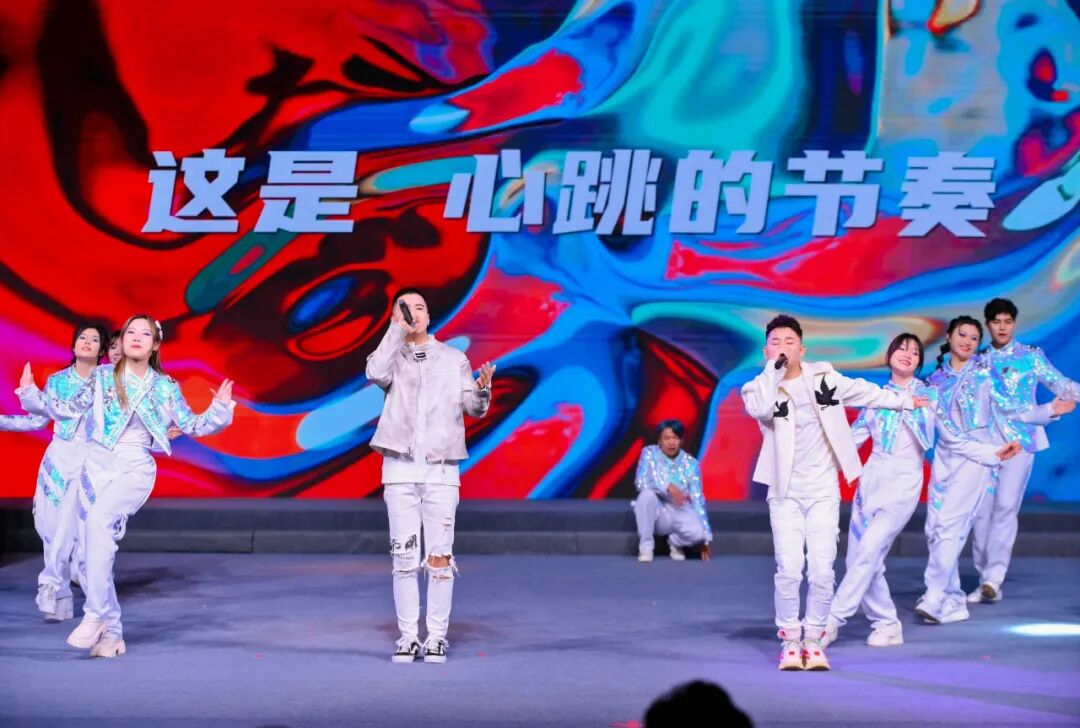 今晚必开生肖图特马