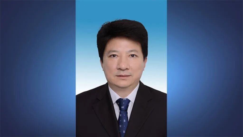 何录春任西藏自治区政协党组书记