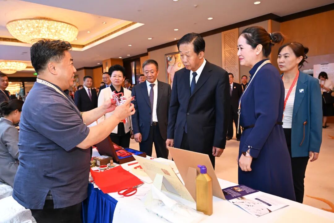 和林格尔剪纸亮相国际盛会 讲述精彩北疆文化 第1张
