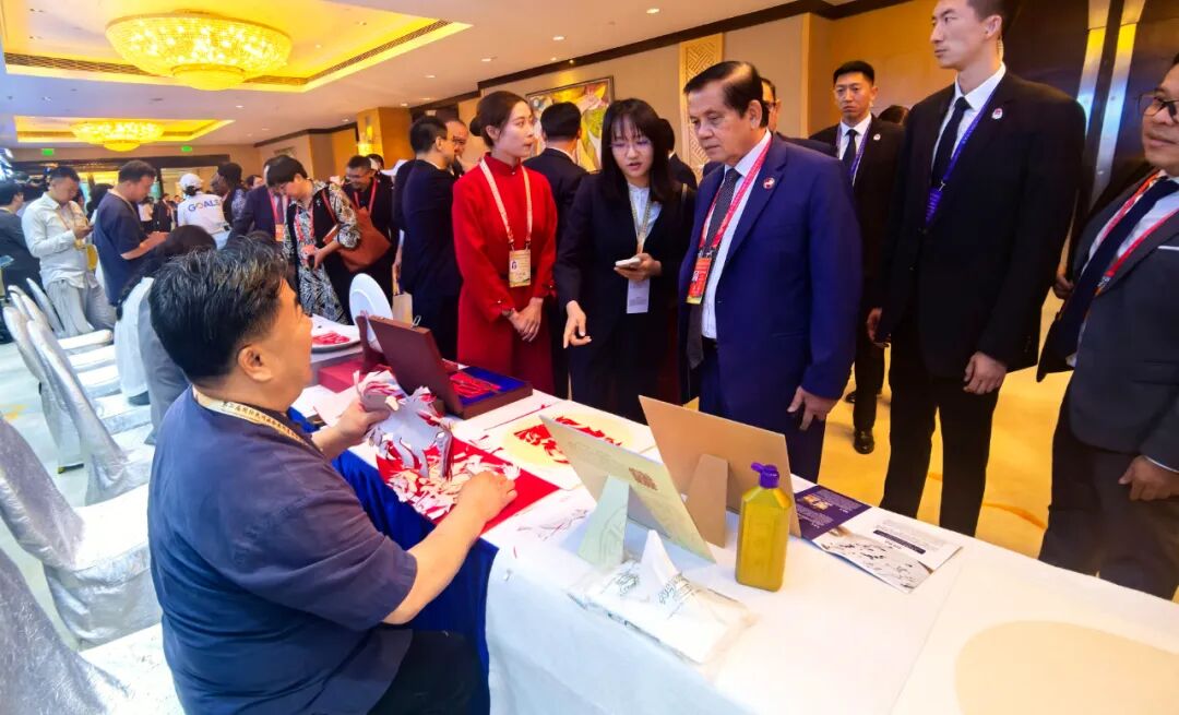 和林格尔剪纸亮相国际盛会 讲述精彩北疆文化 第2张