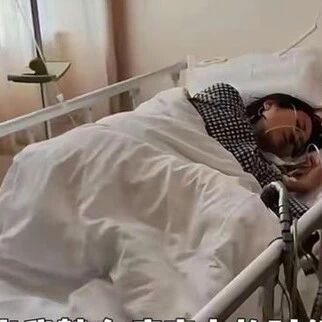 杨乐乐给母亲庆80大寿,亲自下厨妈妈感动哭,承诺每月回3次娘家