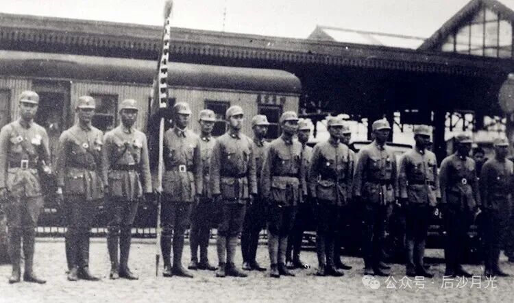 1932 年2 月出征返沪的军750.jpg